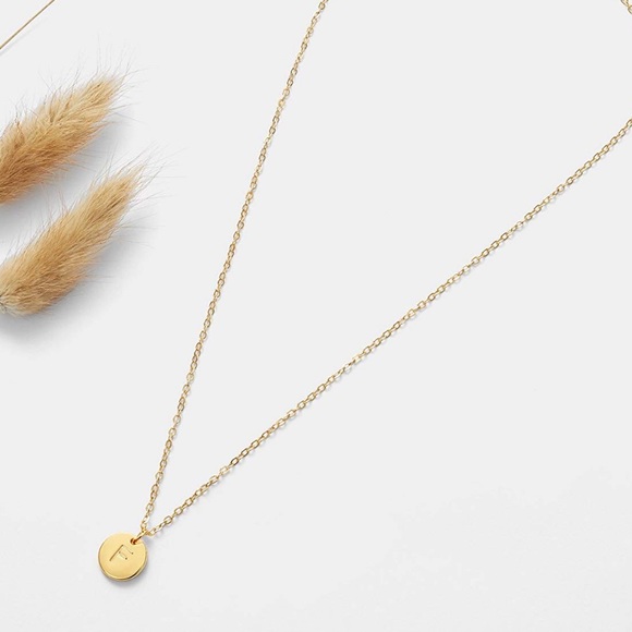 Gold Letter Circle Stamped Initial Necklace - Picture 5 of 6